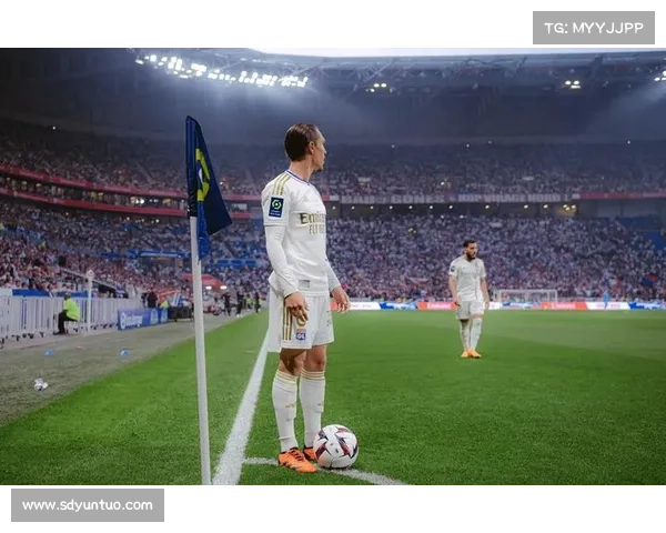 曼城7号后卫的战术定位与场上责任解析