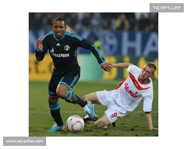 法尔范司职边锋位置深度解析沙尔克04战术体系与核心阵容构建