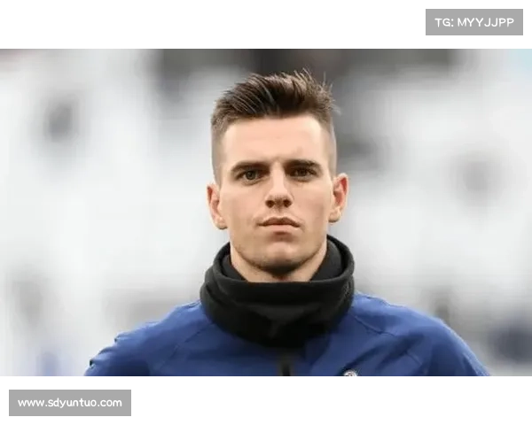 洛塞尔索在足球场上的独特风格与深远影响力分析