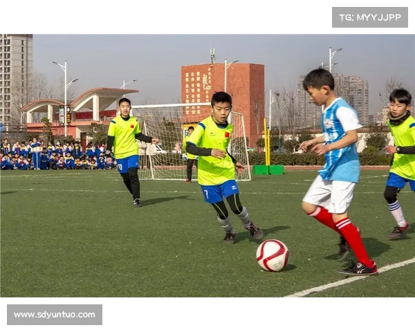 成为顶尖足球教练的必备素质与实战技巧解析助你迈向成功之路